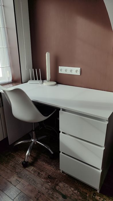 Письменный стол со стулом