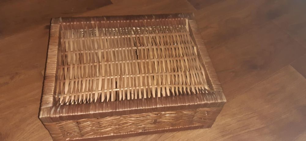 Skrzynka wiklinowa na owoce