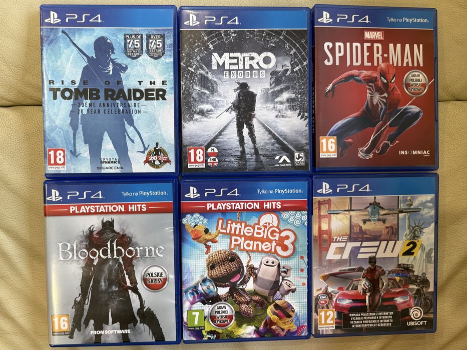 konsola PlayStation 4 PRO  1 TB + 6 grier, 2 pady