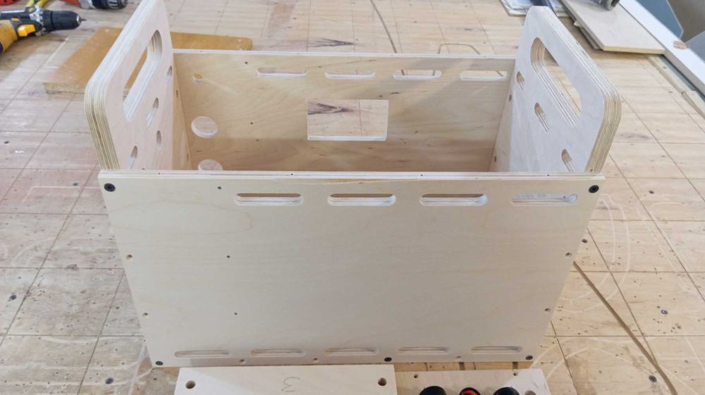 Бокс, кейс, корпус для LiFePO 4S на ячейках 105, 230, 280, 304, 314 Ач