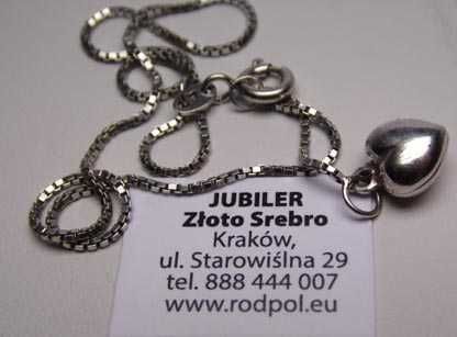 Srebrne bransoletka na nogę ruchome serce  23,5 cm.