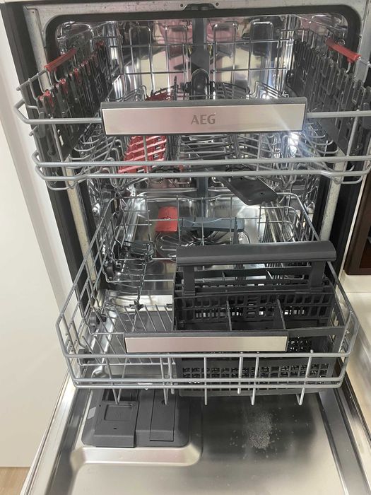 Maquina de Lavar Loiça de Encastre Total.