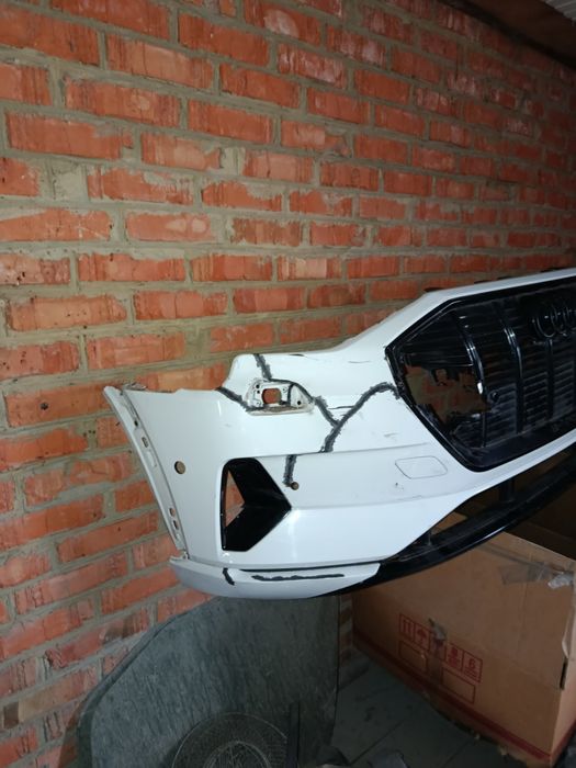 Бампер з нижньою губою audi e-tron 22 рік usa