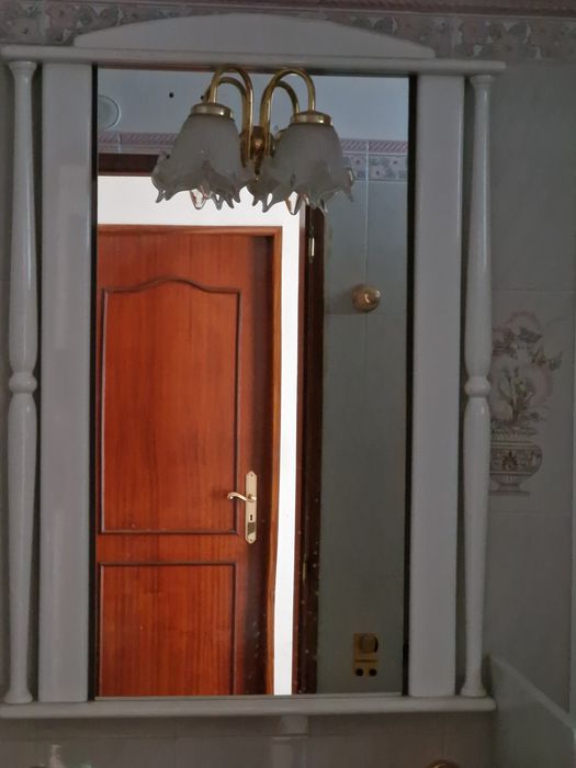 Espelho com luz embutida