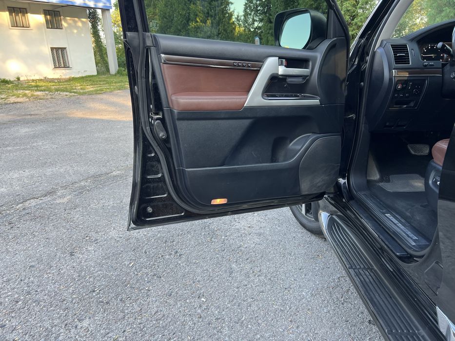 Продається Toyota Land Cruiser 200 2020 рік