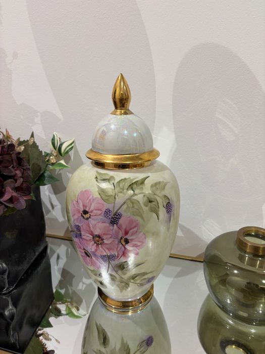 Pote em cerâmica pintado a mão