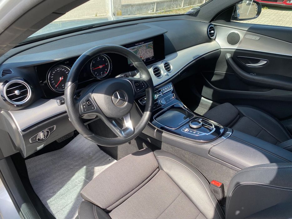Mercedes-Benz E220d - 90 mil kms - Nacional