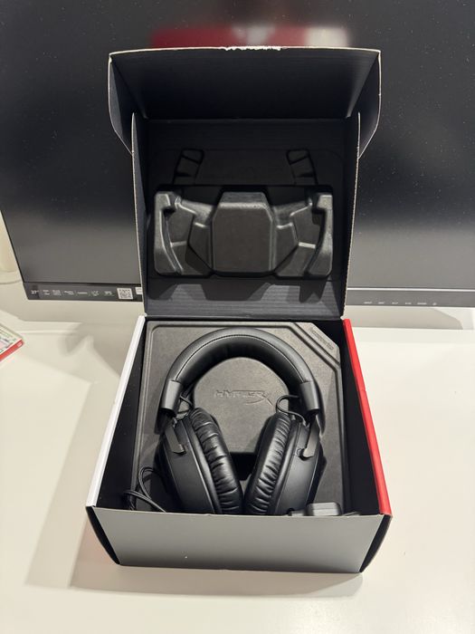 Headset Gaming HyperX Cloud III (Como Novo + Caixa Original)