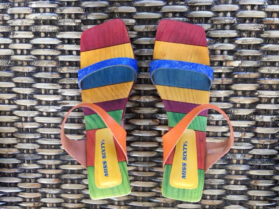 Sandálias/Sapatos Miss Sixty coloridos, madeira, edição especial