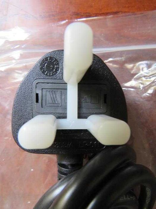 UK BS1363 Power Cord with Fuse and Earth, Packaged New64739668493185121