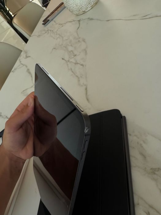 iPad Pro M4 11" (2024) | 256GB | Wi-Fi + eSIM | Magic Keyboard + Apple Pencil Pro
