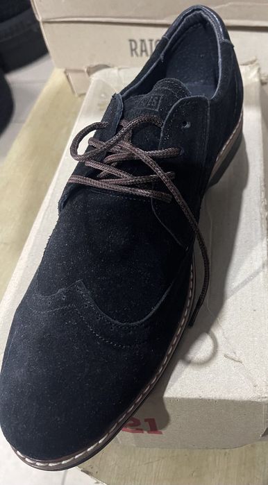 Продам черные замшевые туфли