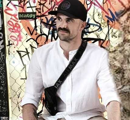 (Faktura) TEFL Canadian Native Speaker