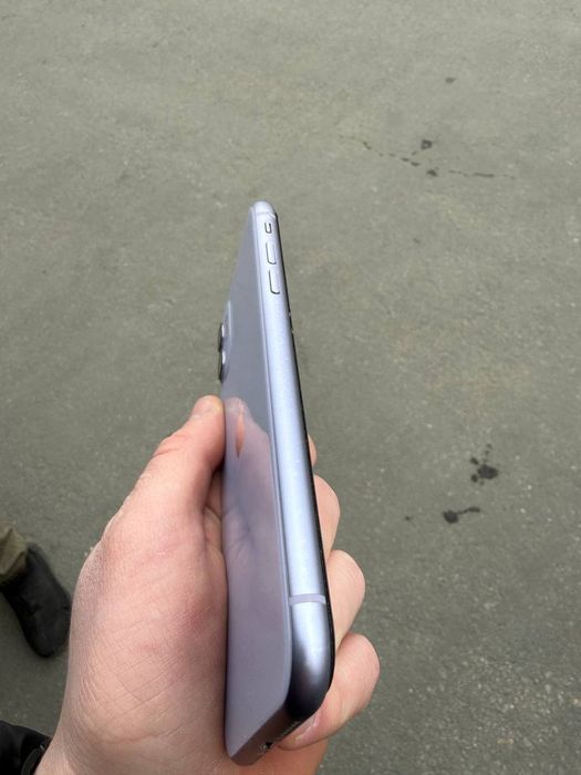 Продам iphone 11 64