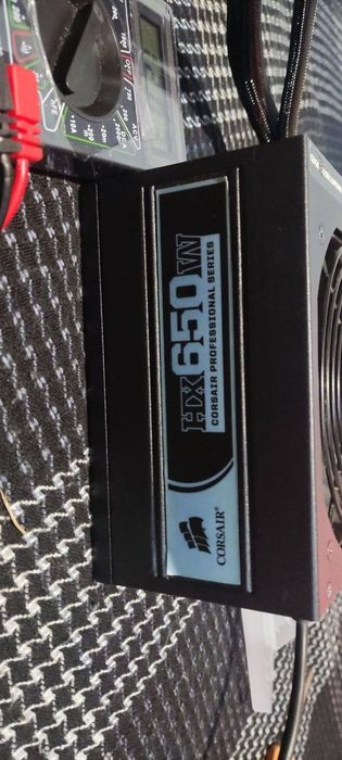 Блок питания ПК компьютерные детали живлення Corsair hx650