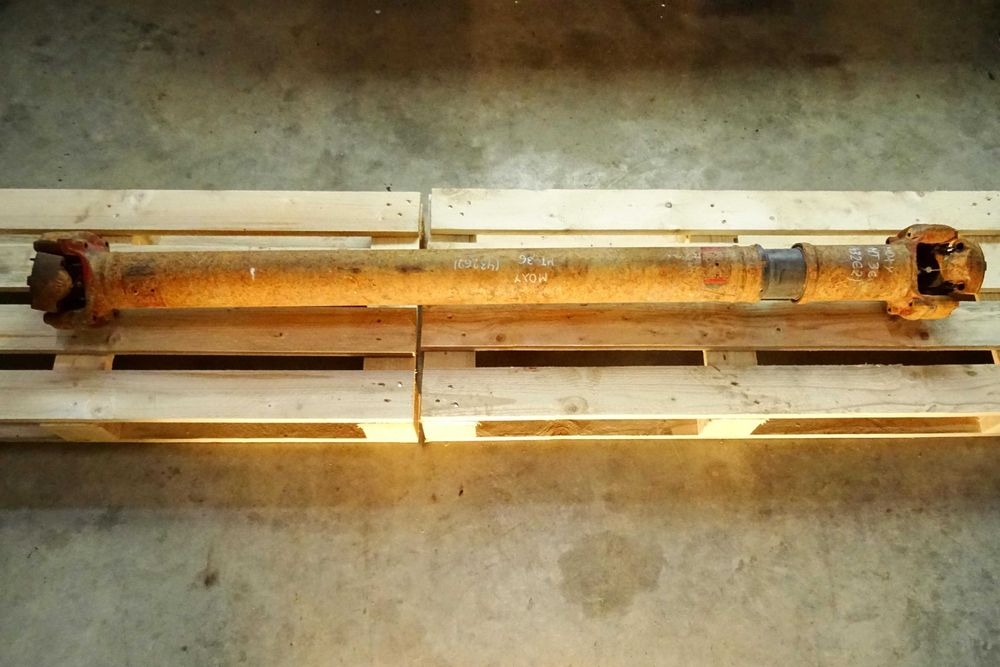 Wał pędny do wozidła Moxy MT36. Cardan shaft. 158cm. Kardan
