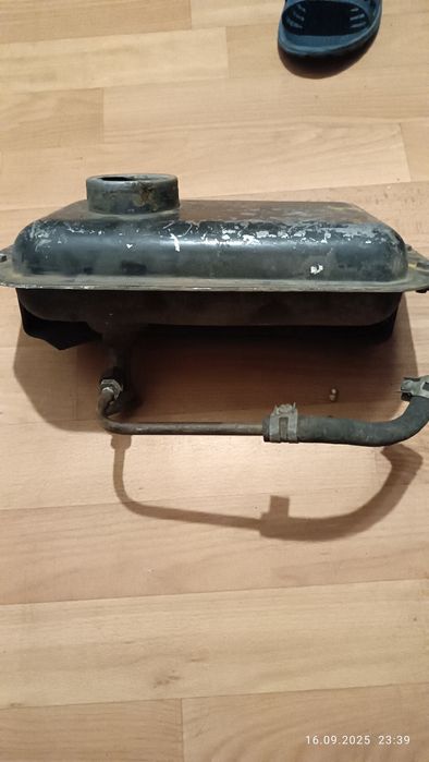 Бачок паливний з краном (топливный бачек)