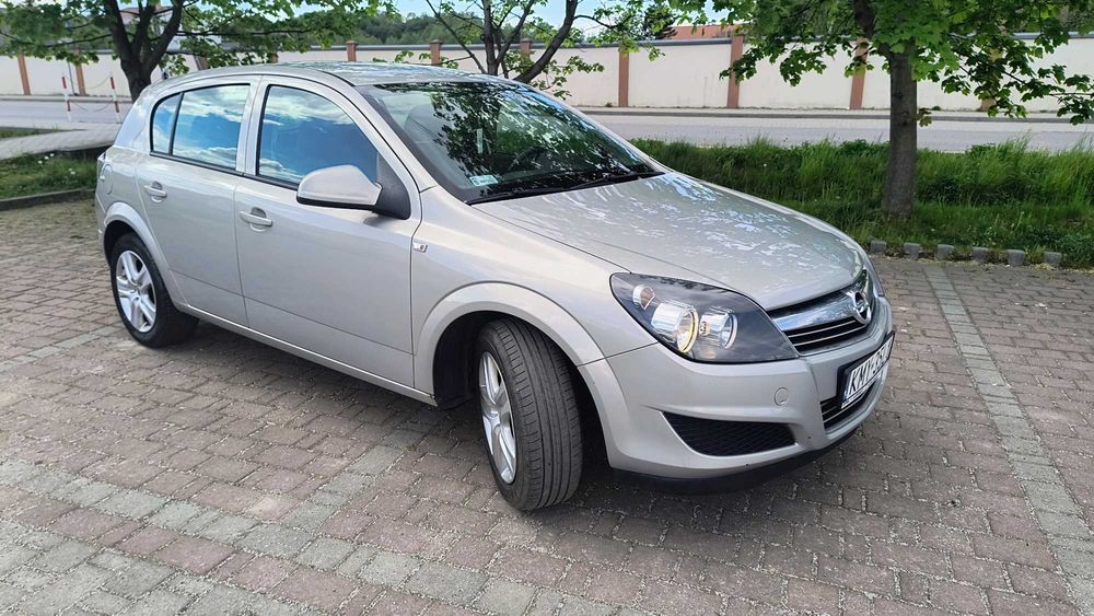 Opel Astra H 1.4 Benzyna 2010 Krajowy