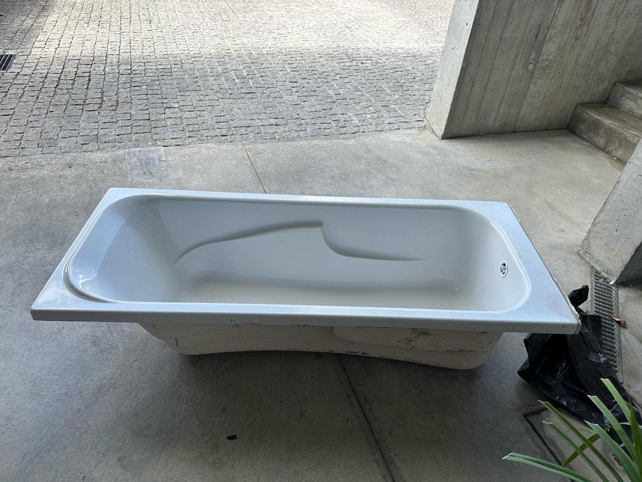 banheira para casa de banho, completamente nova