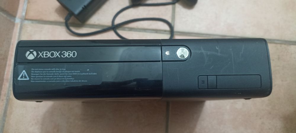 Xbox 360 com disco externo e desbloqueada