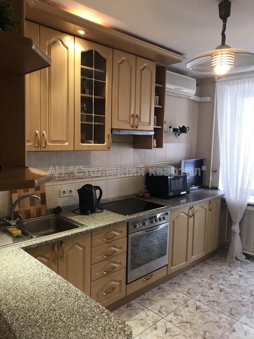 Метро Звіринецька Однокімнатна Ломаківська 4