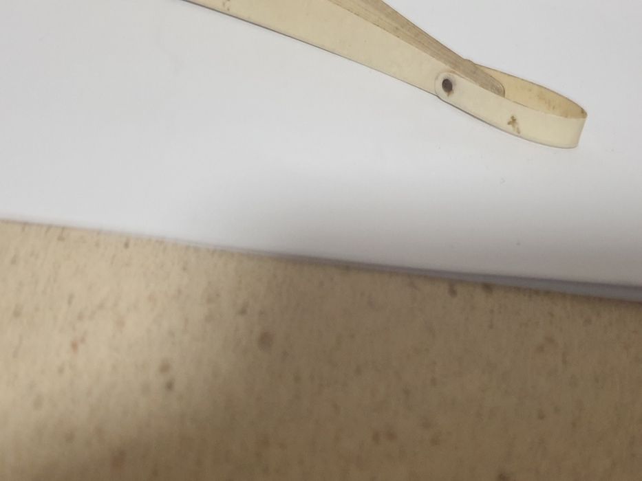 Pequeno antigo leque de crianca / boneca em celuloíde