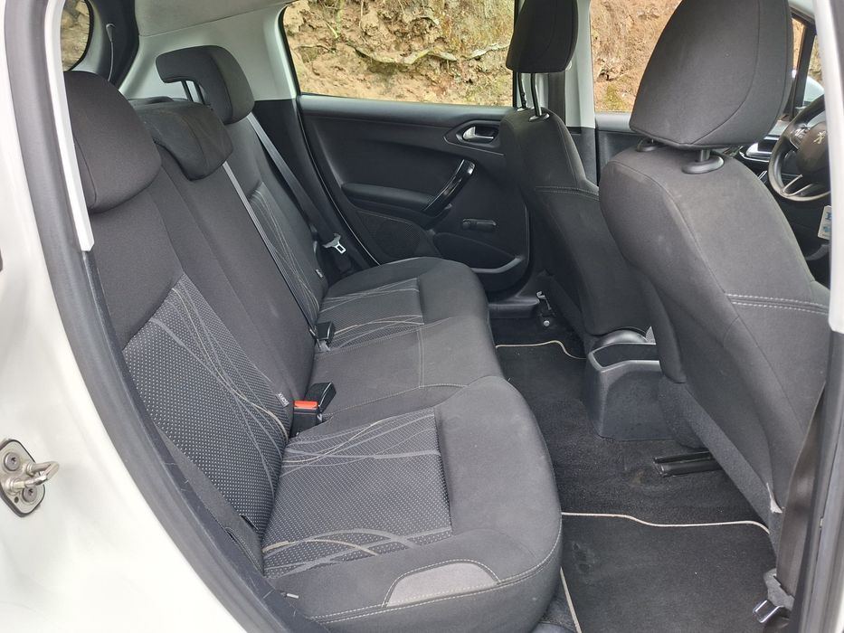 Peugeot 208 VTI Active