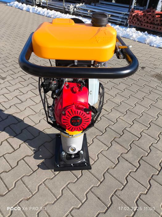 Zagęszczarka Stopowa Ubijak Skoczek ENAR PH 70E HONDA GXR 120 3,5KM