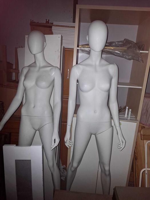 manekin damski stojący - możliwy transport