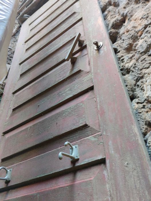 Porta de madeira maciça almofada