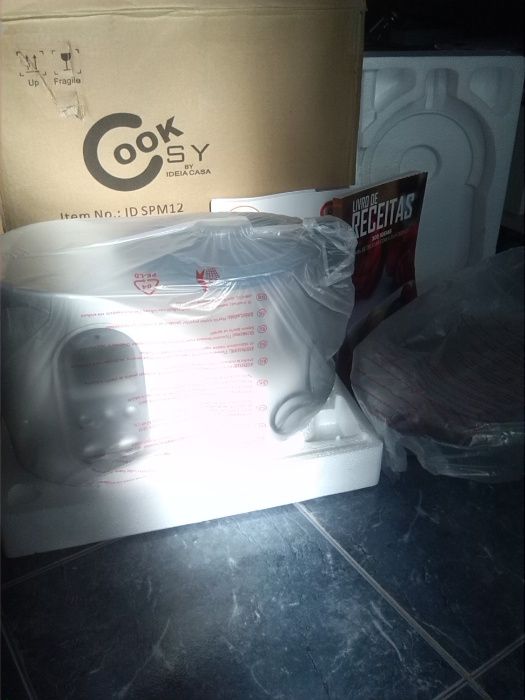 Troco Robot cozinha Cooksy, novo.