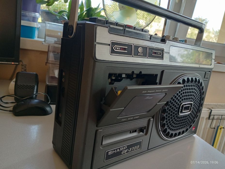 Radiomagnetofon Sharp GF 3700 ładny stan tanio.