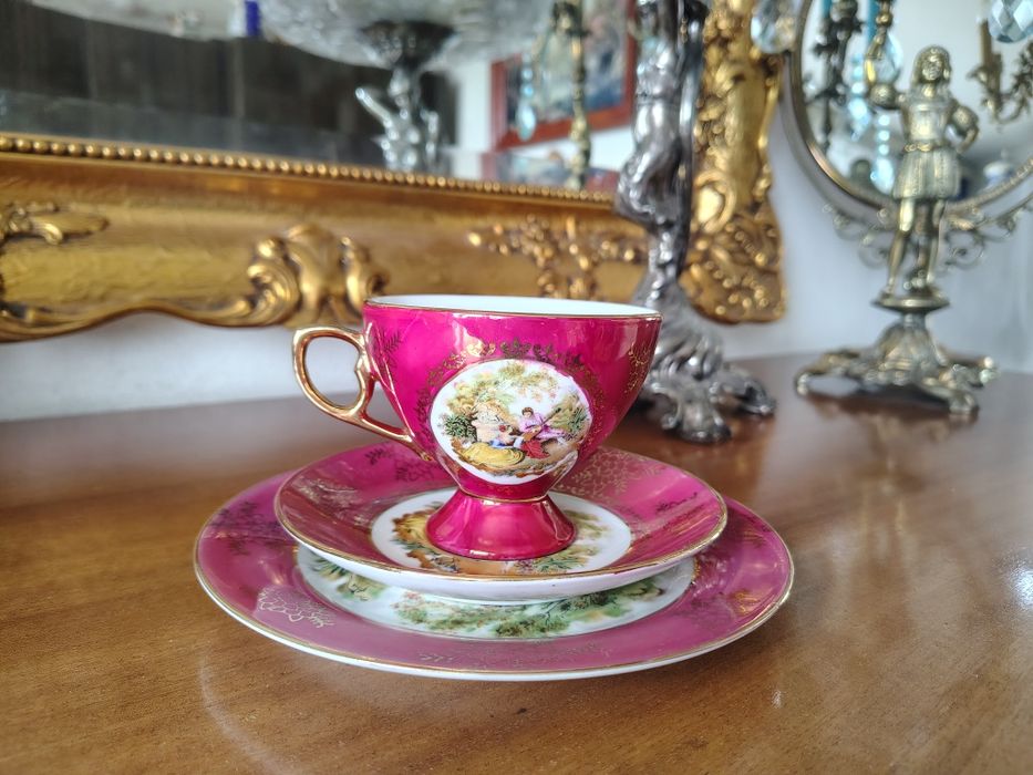 Filiżanki z chińskiej porcelany