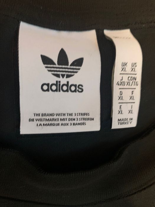 Adidas big trefoil xl black