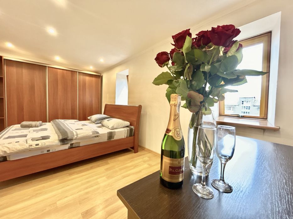 (11)Газ!!! Квартира подобово з Джакузі М.Наукова Госпіталь Культури 5