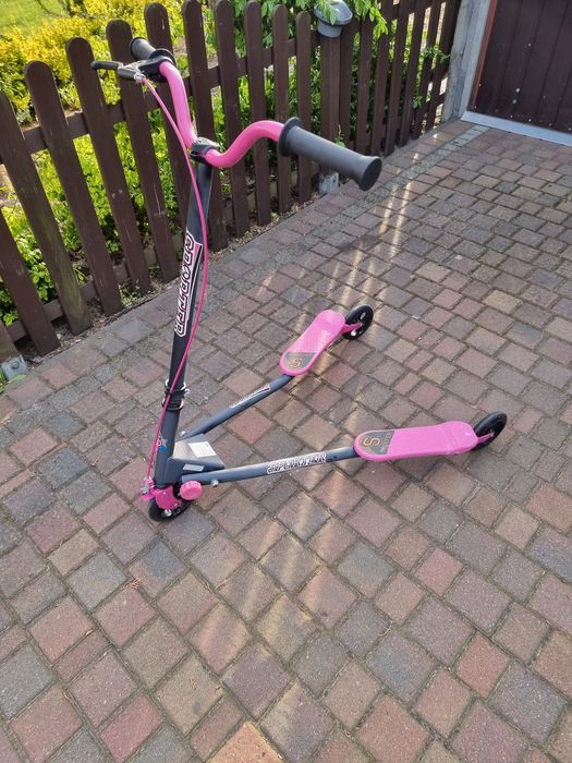 Hulajnoga trójkołowa fliker