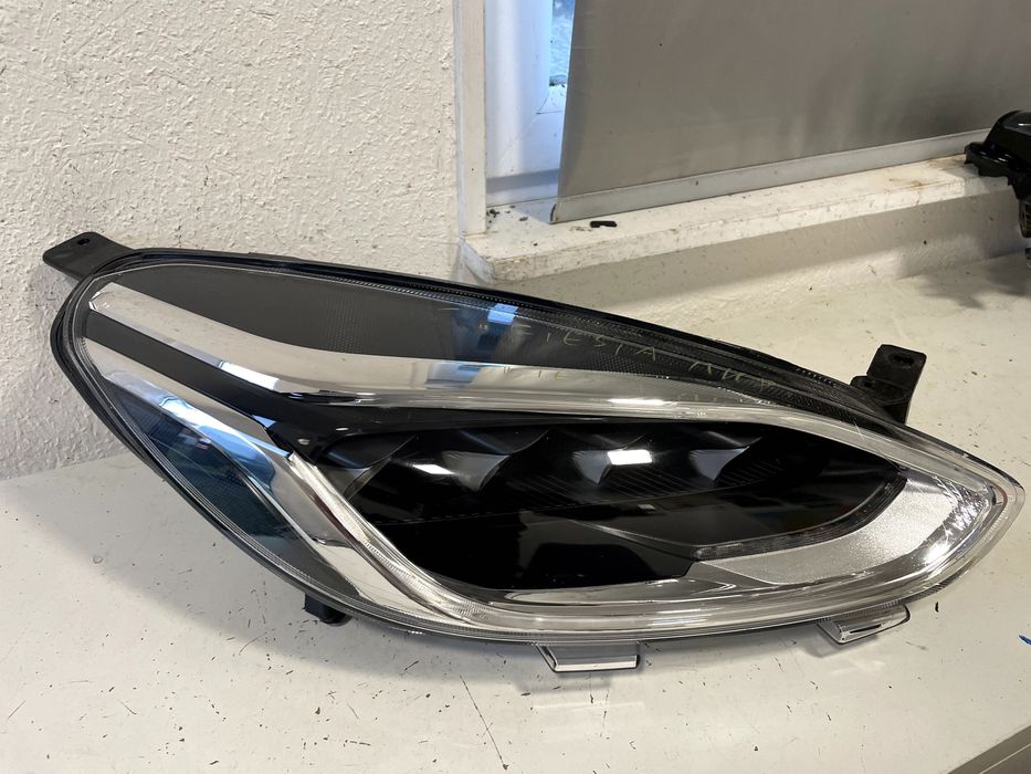 FORD Fiesta MK8 lift lampa przód prawa full led reflektor 2 moduły