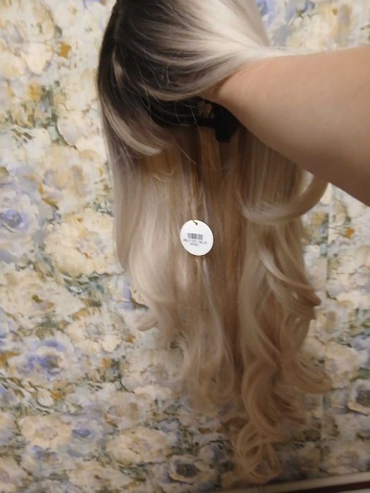 Продам парик блонд 60 см очень красивый