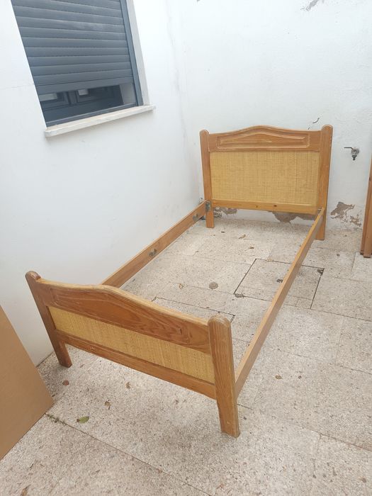 Cama de solteiro com colchão