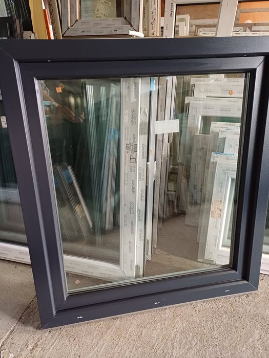 Okno 100x110 antracyt /złoty dąb /białe trzyszybowe