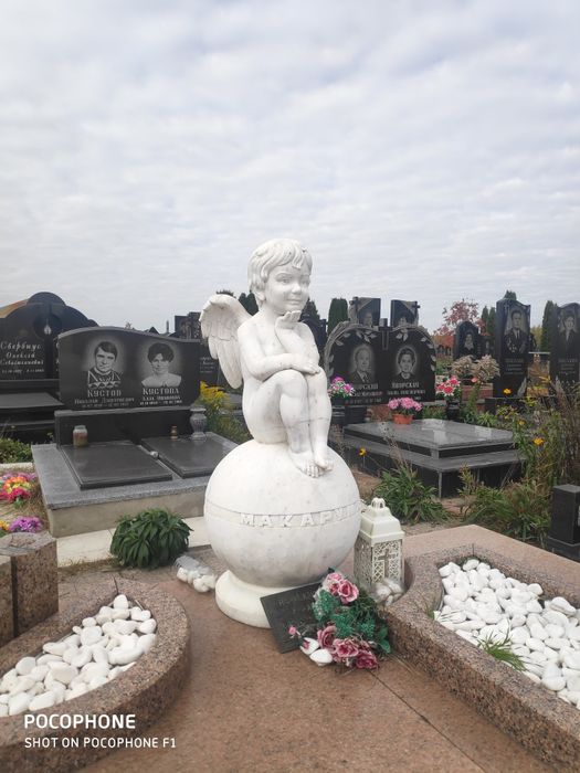 Пам'ятники скульптури з граніту,під замовлення