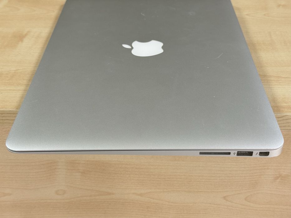 MacBook Air 13 i5, 8/128 Gb, intel HD Graphics, Model A1466, 2017 год