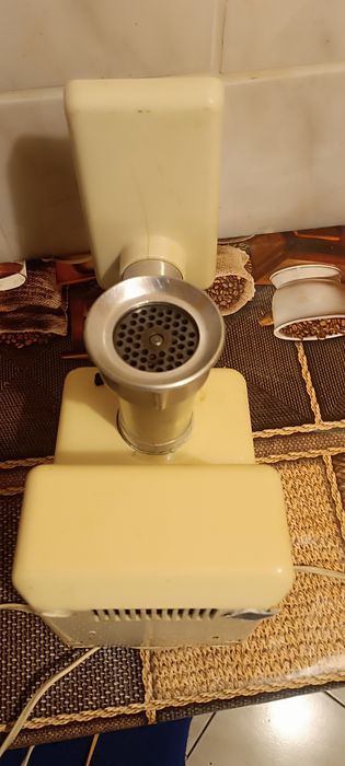 Maszyna do mielenia mięsa.