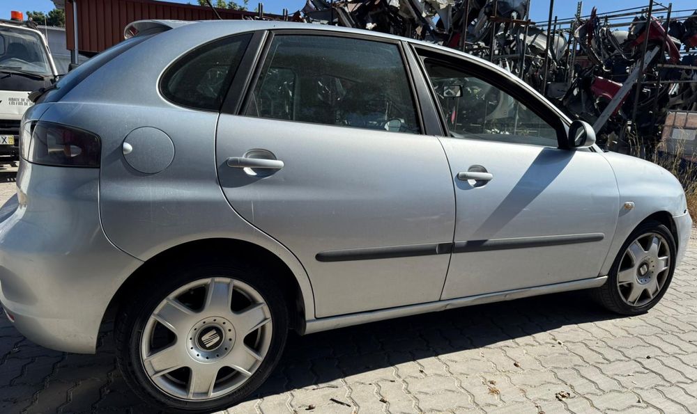 Seat Ibiza 6L 1.2I De 2002 Disponível Para Peças Farolins Da Mala