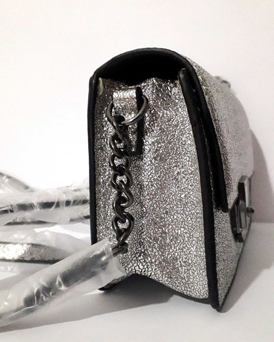 Mini Mala prateada tiracolo da Mango Nova