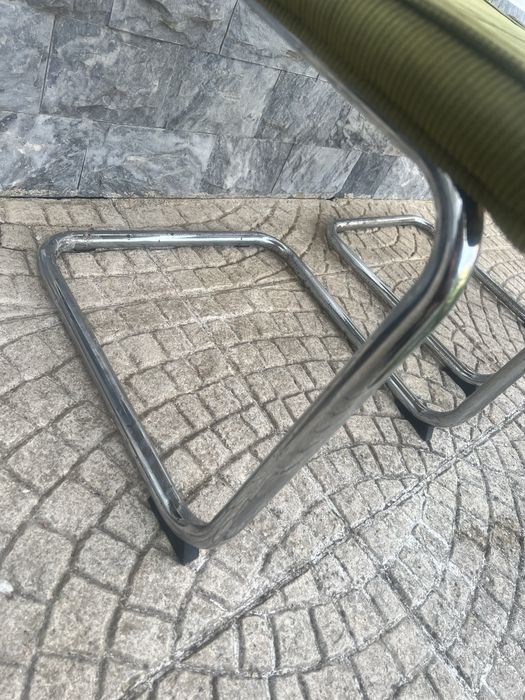 2 cadeiras cantilever