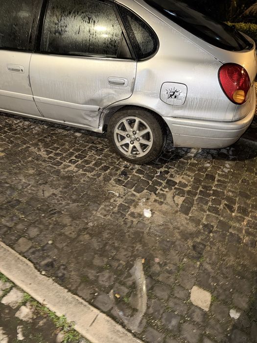 Toyota Corolla 1.4 VVT-i 2000 – acidentado