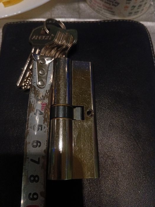 Продам сердцевину в замок Apecs оригинал 80мм.