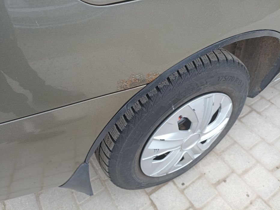 Автомобіль Daewoo Lanos