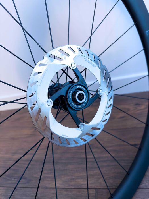 Koła karbonowe Shimano 105 RS710 C46 + Hamulce Ultegra + Opony